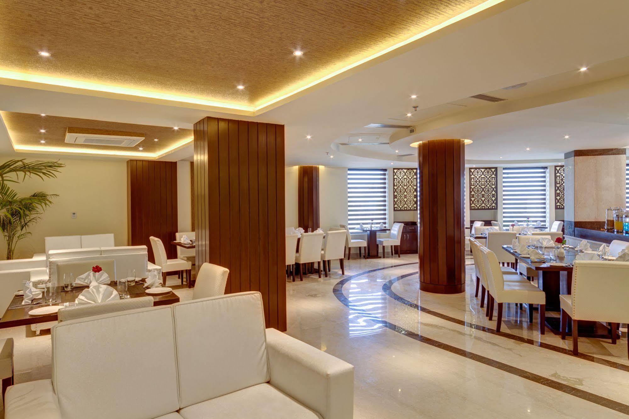 Days Hotel By Wyndham, Jalandhar Eksteriør billede