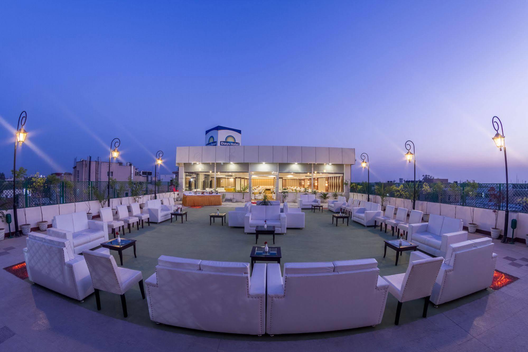 Days Hotel By Wyndham, Jalandhar Eksteriør billede